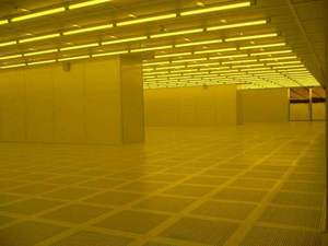 Copertura Trasparente Personalizzata in Policarbonato Moderno di Colore Giallo per Diffusione Luminosa Anti-UV e Filtraggio Luce Blu - Product Image 4