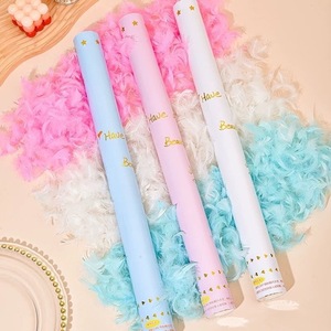 Confettis et plumes de 30 cm et 60 cm à prix réduit, lanceurs et vaporisateurs portatifs pour mariages, remises de diplômes, anniversaires et autres célébrations - Product Image 3