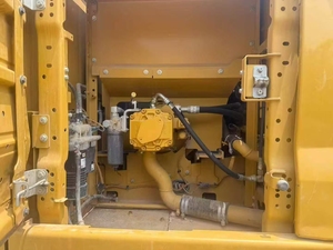 Excavatrice sur chenilles Caterpillar 320 d'occasion pour les industries de la construction, mise immédiatement en service - Product Image 4