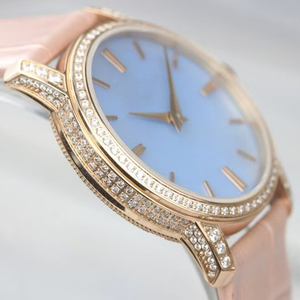 Reloj de Lujo Premium para Mujer con Esfera Azul Cielo de Madreperla, Caja de Acero Inoxidable Completamente Adornada, Cristal de Zafiro y Correa de Cuero Genuino - Product Image 3