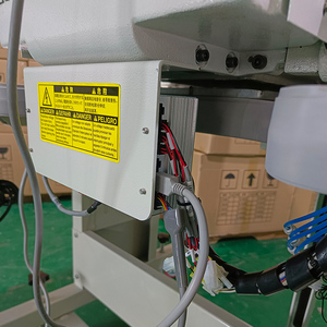 Machine à coudre et à broder électronique programmable pour motifs - Product Image 6