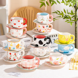 Mignon Girly Cartoon Design 300ml Tasse à café et soucoupe Ensemble Tasse à café jetable en céramique de porcelaine pour cadeaux d'affaires - Product Image 1