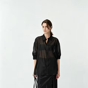 <span class=keywords><strong>Camicia</strong></span> <span class=keywords><strong>Trasparente</strong></span> Texturizzata con Bottoni per <span class=keywords><strong>Donna</strong></span>, Blusa Larga a Maniche Lunghe per l'Estate, Top Casual Leggero e <span class=keywords><strong>Trasparente</strong></span> in Poliestere - Product Image 1