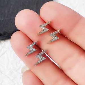 Mini boucles d'oreilles Lightning pour femmes, accessoires simples pour usage quotidien - Product Image 4