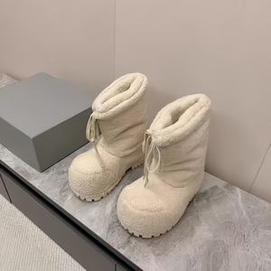 รองเท้าบูทหิมะทรงหุ้มข้อแบบหนา รุ่นใหม่ 2626 หัวมน ผูกเชือก หนังกลับ พื้นยาง น้ำหนักเบา ระบายอากาศได้ดี สีขาว/ดำ แฟชั่นฤดูหนาว - Product Image 5