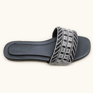 Gran oferta, zapatos decorativos hechos a mano con diamantes de lujo, <span class=keywords><strong>venta</strong></span> al por mayor, zapatillas de verano con punta abierta para mujer, zapatos planos cómodos informales para <span class=keywords><strong>la</strong></span> <span class=keywords><strong>playa</strong></span> - Product Image 4