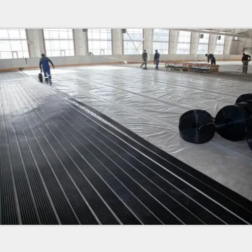 Tapis de patinoire en caoutchouc EPDM/NBR + PVC stabilisés aux UV de haute qualité à 8 trous