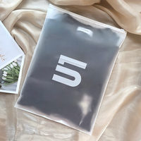 Sacs d'emballage en plastique biodégradable personnalisés, sacs à fermeture éclair givrés pour t-shirts, sacs transparents pour vêtements de bain avec logo