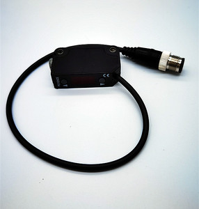 PZ-V73P เซ็นเซอร์ออปติคอล แอมพลิฟายเออร์ในตัว เซ็นเซอร์โฟโตอิเล็กทริค ขั้วต่อ M12 แบบสะท้อนแสงทรงสี่เหลี่ยม เอาต์พุต PNP 20-900 มม. - Product Image 1