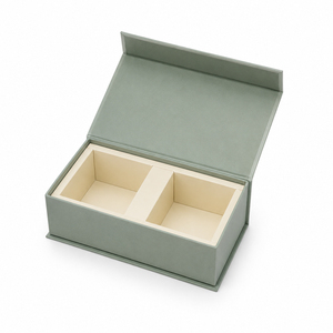 Boîte cadeau pliable de luxe vert sauge avec fermeture magnétique et poignée, personnalisable avec logo, style mallette rigide - Product Image 1