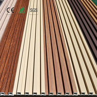 Paneles de Pared WPC/PVC con Textura de Madera para Decoración Interior, Paneles de Pared Acordonados de Compuesto de Madera y Plástico