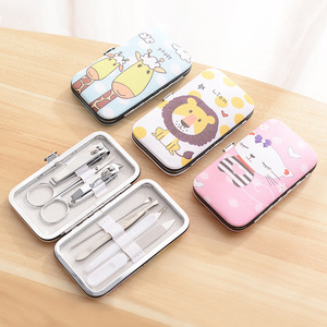 Juego de cuidado de uñas con dibujos animados, 7 piezas, herramientas de manicura portátiles de acero inoxidable para uso doméstico - Product Image 2