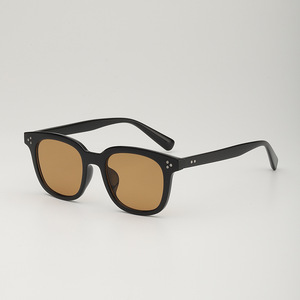 Gafas de Sol Modernas y Personalizadas para Hombre, Gafas de Sol de Diseñador al por Mayor, Lentes con Protección Anti-Reflejante para Mujer, Modelo 2327 - Product Image 5