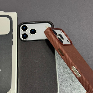 Custodia per telefono con motivo tecnologico intrecciato 17 Pro Max, custodia magnetica con pulsante AI, stile tessuto traforato, uguale a quell'originale dal sito ufficiale - Product Image 3