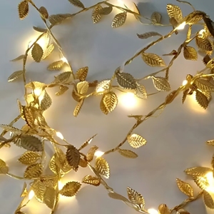Chaîne de lierre dorée de 2 m, pour décorer les arbres de Noël et la décoration de la maison - Product Image 3