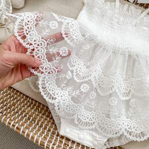 ربطة رأس صيفية ناعمة من القطن السادة للفتيات الصغيرات ، ربطة رأس بيضاء بحمالات للتعميد من عمر 0-2 سنة - Product Image 4