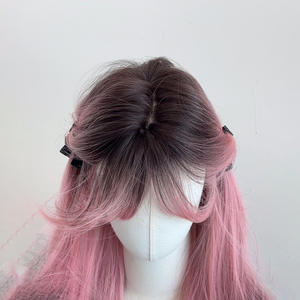 Peluca Larga Rizada Rosa con Flequillo Lateral, Fibra Kanekalon Resistente al Calor, Línea de Cabello Natural, Encaje Transparente, Cobertura Completa - Product Image 5