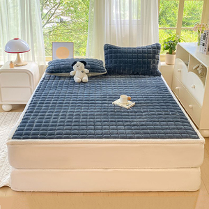 <strong>Class</strong> a Solid Color Thickened Warm Milk Velvet Quilted Mattress Home king Size Striped Checkered Soft <strong>Non</strong>-slip Bed Sheet Pads - Product Image 1