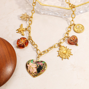 สร้อยคอสแตนเลสจี้รูปหัวใจชุบทอง 18K สำหรับผู้หญิง เครื่องประดับแฟชั่น โซ่คล้องเสื้อกันหนาวฤดูใบไม้ร่วงฤดูหนาว - Product Image 2