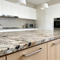 Dalles de granit blanc américain de qualité supérieure, découpées sur mesure, pour cuisines extérieures, escaliers, design moderne, vente en gros directe usine