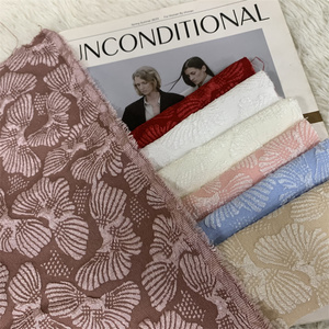Haute Qualité 100% Polyester Jacquard Dentelle <span class=keywords><strong>Pas</strong></span> <span class=keywords><strong>Cher</strong></span> En Trois Dimensions Relief Shell Motif Mousse Jacquard pour Tissu Textile - Product Image 1