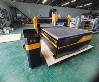 Grande réduction Routeur CNC 1500x3000mm 3.2kw avec commande Syntec/RichAuto Moteur et pompe Table de travail à vide