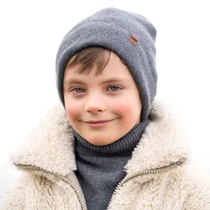 Boy Girls Children Warm Winter Hats Leather Patch Tag Custom Knitted Hats 50% Merino Wool Beanie