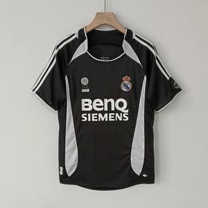 Camisetas de Fútbol Retro del <span class=keywords><strong>Real</strong></span> <span class=keywords><strong>Madrid</strong></span> y del Arsenal para Todas las Temporadas, Diseño Bordado de Manga Corta, Poliéster - Product Image 3