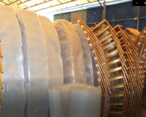 Dominate nuevo diseño de lujo oro de acero inoxidable espalda cruzada banquete Silla de boda con almohadillas blancas de PU - Product Image 2