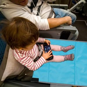 Tapis d'extension de siège de voyage portable pour bébé avec poches de rangement pour siège d'avion ou de voiture, noir, gris, bleu, capacité de charge 20 kg - Product Image 2