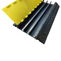 Protector de PVC resistente superventas, cubierta de cable de 3 canales para carretera para baches de 3 velocidades con rampa de cable de plástico