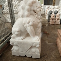 Statue de Foo Dog, statue de lion orientale traditionnelle, sculptée à la main, en marbre blanc, statues de Foo Dog en vente