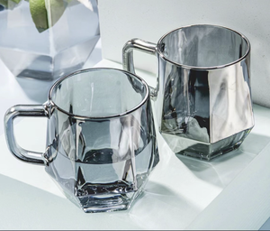 Tasse en verre <span class=keywords><strong>à</strong></span> jus Vintage Christmas Design Restaurant Unique en forme de gravure texturée <span class=keywords><strong>Jolis</strong></span> <span class=keywords><strong>verres</strong></span> <span class=keywords><strong>à</strong></span> boire Tasse <span class=keywords><strong>à</strong></span> <span class=keywords><strong>bière</strong></span> avec poignée - Product Image 2