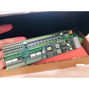 Módulo de E/S de 20 Puntos Ab Rockwell 1799-D10U10B, Módulo de Control PLC para Automatización Industrial, Tipo de Montaje en Superficie, Fabricado en EE. UU. - Product Image 3