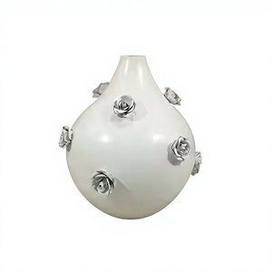 แจกันดอกไม้ประดับโต๊ะประดับกลางโต๊ะสีขาว - Product Image 1