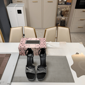 Zapatos de Tacón Alto Jimmy de Alta Calidad, Modernos, con Hebilla Metálica Decorativa, Parte Superior con Diamantes, Transpirables, Nuevo Modelo en Venta - Product Image 1