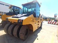 Rouleau compresseur pneumatique robuste XP305S de 30300 kg avec pression au sol de 545 kPa pour grands projets routiers