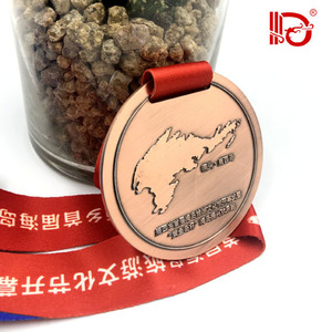 Custom Zinc Alloy Metal Engraved Marathon Finisher Medal With <b>Red</b> <b>Ribbon</b> For Sports Events And Commemorative Gifts - Product Image 2