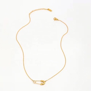 Collier pendentif épingle de sûreté plaqué or 18 carats en acier inoxydable, bijoux personnalisés, vente en gros - Product Image 2