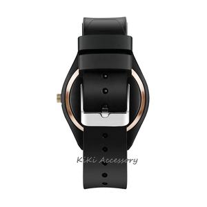 カスタマイズ可能なロゴ & パターンDIY腕時計38mm合金ケースクォーツ動き低MOQ彫刻パーソナライズされた写真時計 - Product Image 5