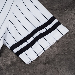 <span class=keywords><strong>T</strong></span>-<span class=keywords><strong>shirt</strong></span> col en V rayé délavé à l'acide avec logo imprimé à chaud, motif graphique, <span class=keywords><strong>t</strong></span>-<span class=keywords><strong>shirt</strong></span> oversize de luxe, <span class=keywords><strong>t</strong></span>-<span class=keywords><strong>shirt</strong></span> <span class=keywords><strong>vintage</strong></span> personnalisé pour homme - Product Image 3