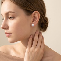 Anting-anting stud moissanite berbentuk bunga dan kepingan salju, berlapis emas, perak sterling 925, terlaris, untuk pemakaian sehari-hari, unisex