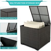 Conjunto de Sofá Seccional de Mimbre PE con Caja de Almacenamiento y Mesa con Tapa de Cristal para Balcón, Jardín y Patio