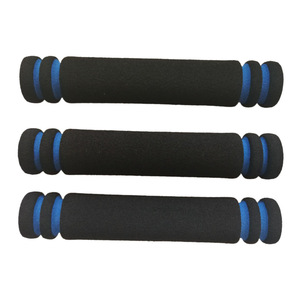 Tube moussant NBR avec poignée antidérapante, sur mesure pour usage industriel - Product Image 5