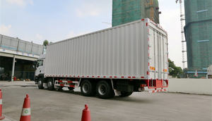 Camions de fret Sino Cargo d'<span class=keywords><strong>occasion</strong></span> 340 CV <span class=keywords><strong>19</strong></span> <span class=keywords><strong>tonnes</strong></span> 8*4 LHD Diesel <span class=keywords><strong>Camion</strong></span> de fret à plateau <span class=keywords><strong>Camion</strong></span> de fret à vendre - Product Image 4