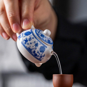 Teiera Portatile in Porcellana Blu e Bianca per Tè al Latte, con Coperchio, 30ml, Design Moderno e Minimalista per Negozi di Tè al Latte, Piccolo Drago - Product Image 4