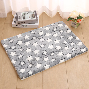 USMILEPET-<span class=keywords><strong>Tapis</strong></span> en peluche pour animaux domestiques, couverture chaude et épaisse pour chats et chiens, lavable en machine, confort de sommeil pour les jours froids - Product Image 4