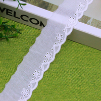 Vente en gros ruban de dentelle brodée en coton de 3.2cm de large fleur blanche creuse décoration cheveux accessoires coton oeillet dentelle Yards