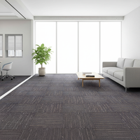 Dalles de moquette commerciales modernes insonorisées avec support en PE, 50 cm x 50 cm, pour bureaux
