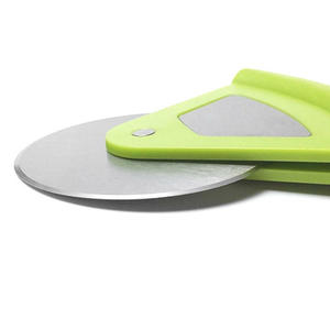 Cortador de <span class=keywords><strong>Pizza</strong></span> Homesun con Diseño Personalizado, Mango de Plástico Verde y Cuchilla Verde de Acero Inoxidable - Product Image 6